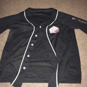 black and pink jisoo button up
